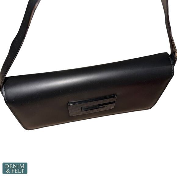 Gucci Vintage Black Smooth Leather Shoulder Bag/Purse 001 3063 G Logo Flap - Picture 6 of 16